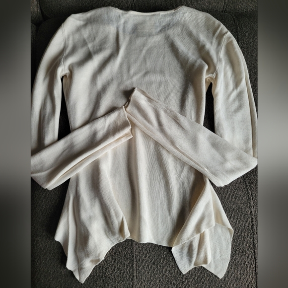 BCBG sweater in size xxs. - Picture 2 of 5